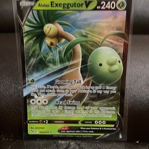 MC Mint Condition 2022 Pokémon card Basic Alolan Exeggutor V HP 240